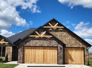 1811 E Cobblestone Dr, Ozark, MO 65721