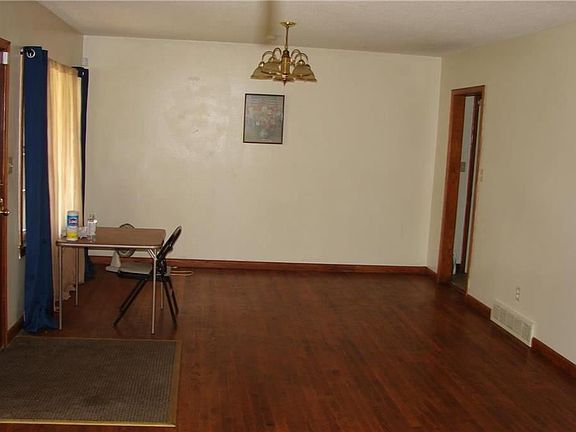 4th image of 2415 N 35th St