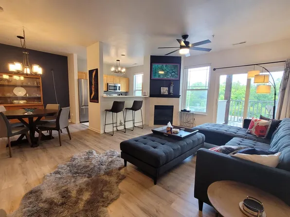 N113W16241 Sylvan CIRCLE #110, Germantown, WI 53022