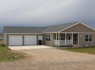 12226 Buffalo Hills Dr, Watford City, ND 58854