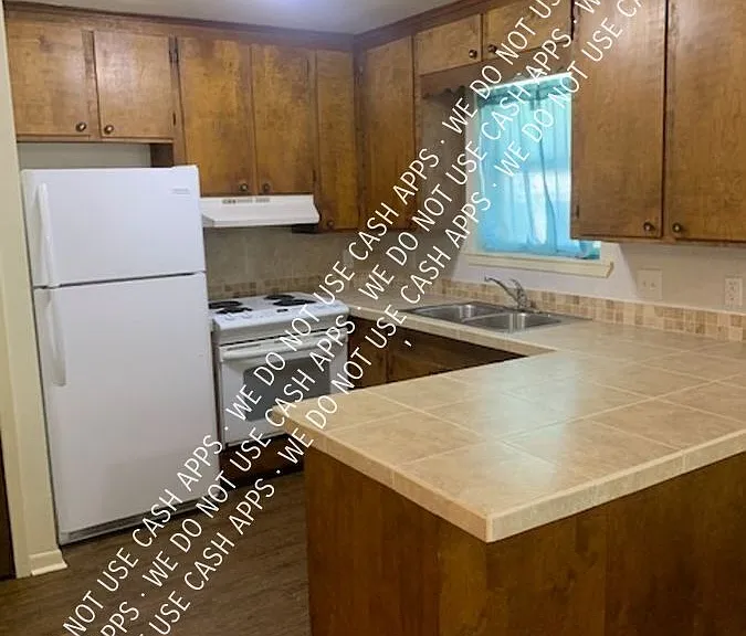 420 Moody St — Photo 4