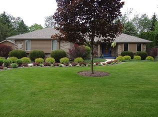 S28W36123 Scuppernong Cir, Dousman, WI 53118