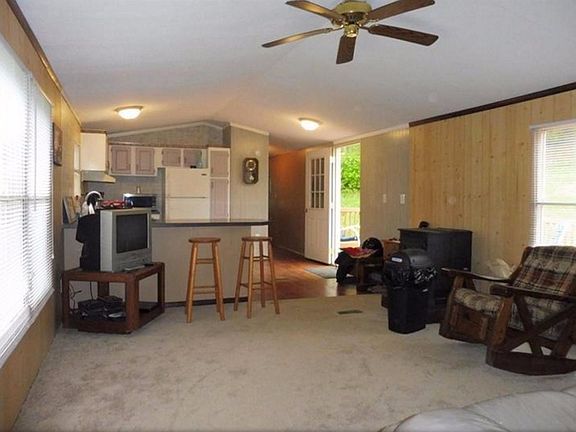 5th image of 452 Smokey Ave