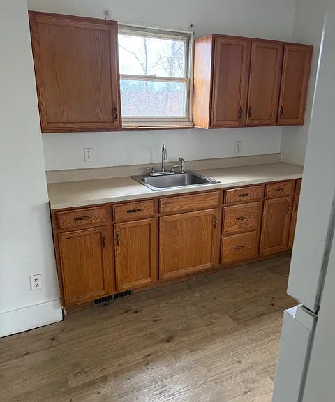 1406 Taylor Ave — Photo 2