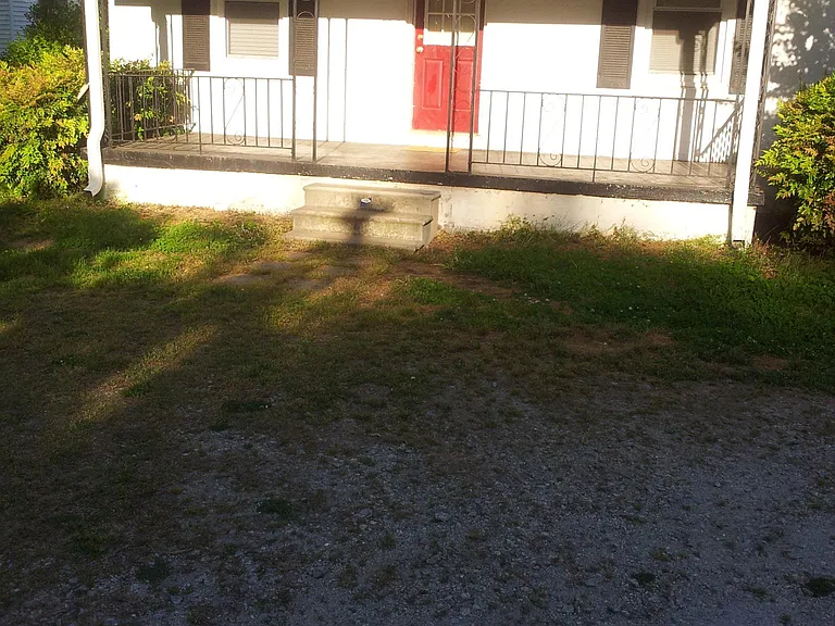204 Robinson St — Photo 5