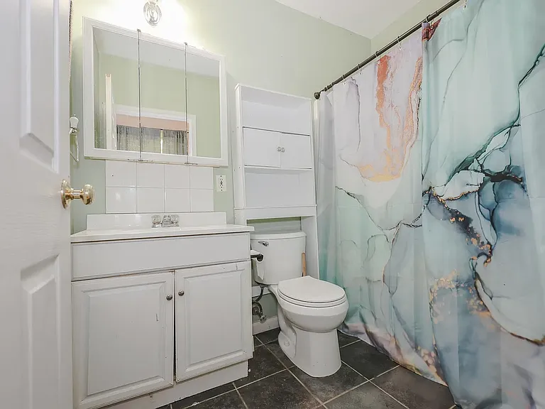 843 Western Ave #B — Photo 7
