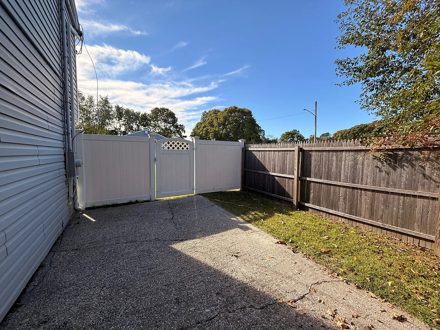 1 bed, 600 sqft, $2,100 — Photo 3