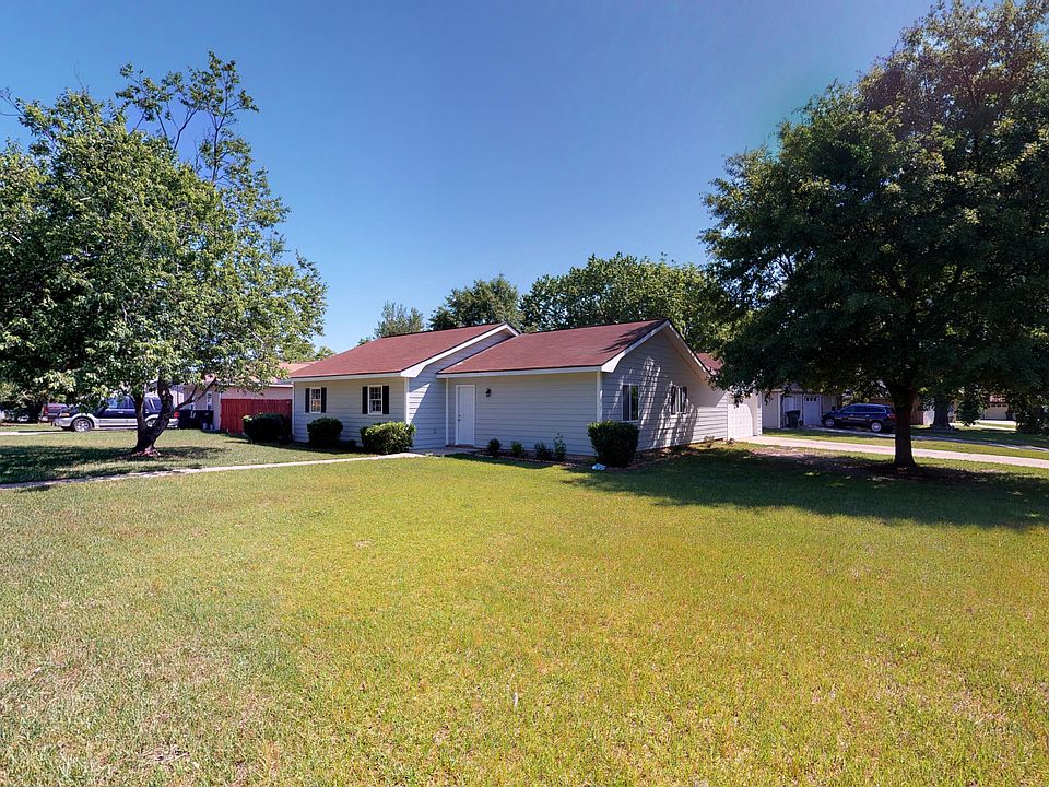 1st image of 400 Countrywood Dr