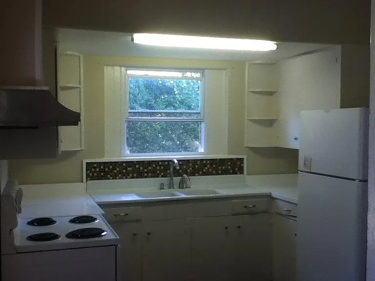 306 Grady St — Photo 1