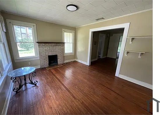 3 bed, 1100 sqft, $1,200 — Photo 3