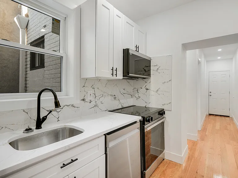 693 Vermont St #1 — Photo 4