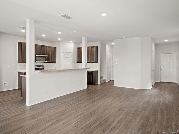 3rd image of 4931 Sandstone Way