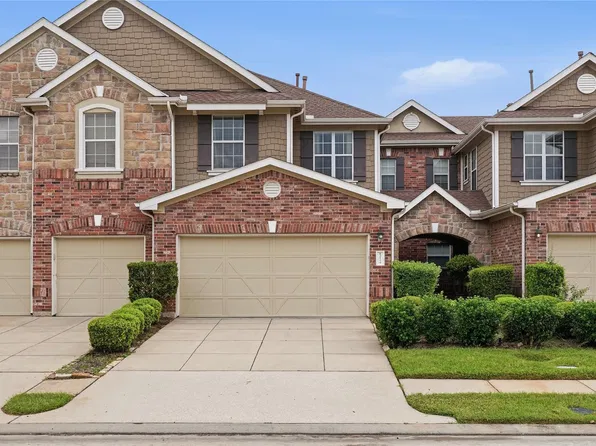 12114 Medina Lake Dr, Tomball, TX 77377