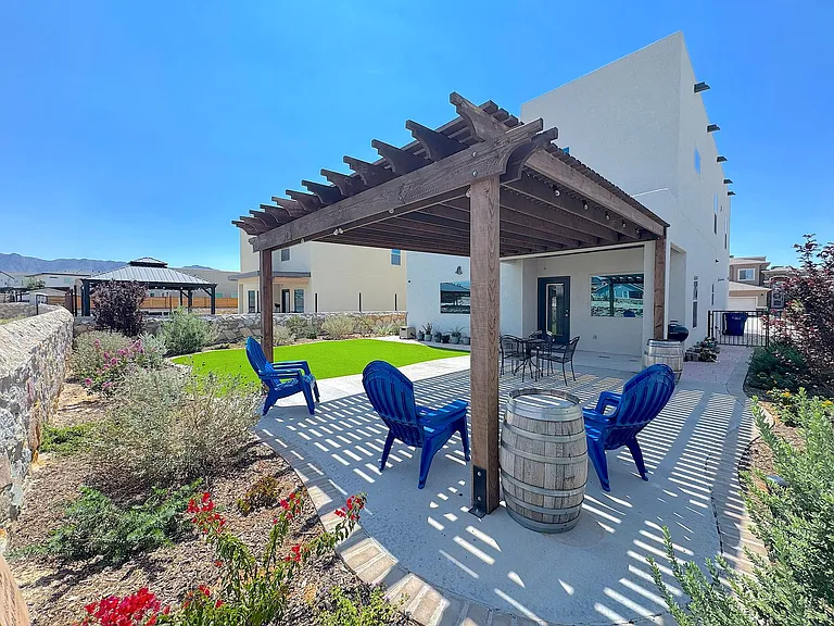 7805 Enchanted View Dr — Photo 36