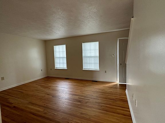 2nd image of 109 Parkside Dr