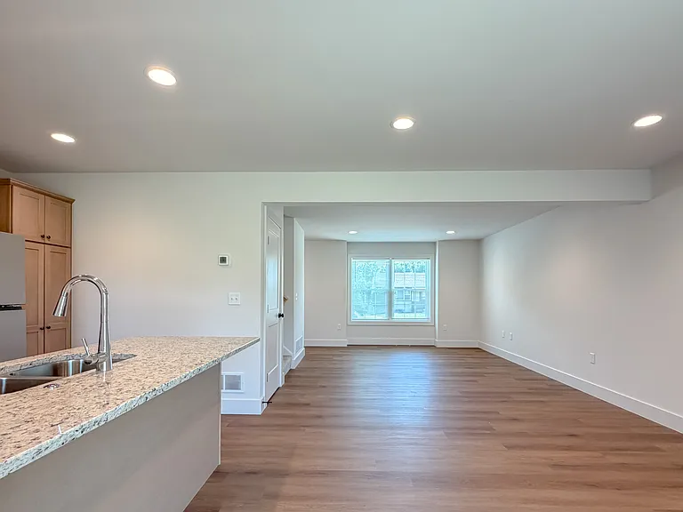 273 Locust St — Photo 10