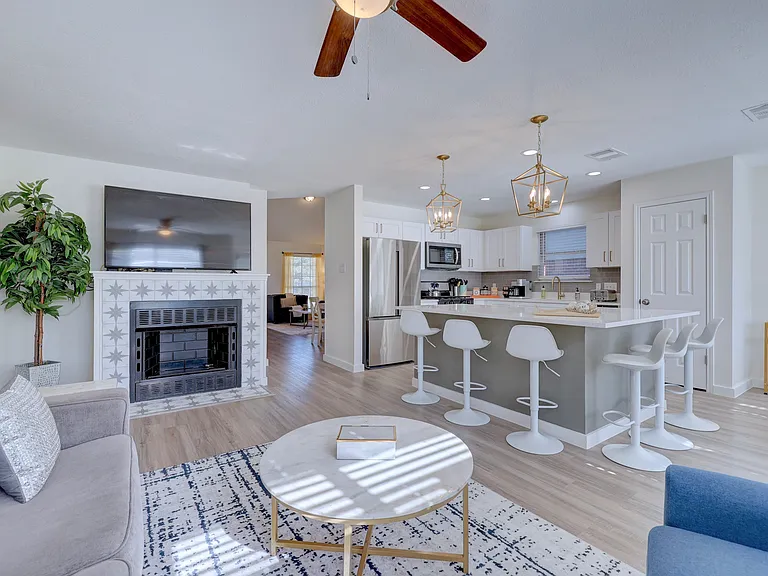 3409 Kissman Dr — Photo 4