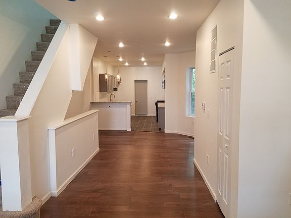 2nd image of 1549 N Alden St