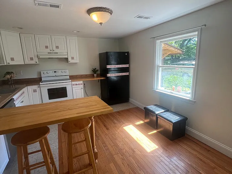 626 Clark Ave — Photo 7