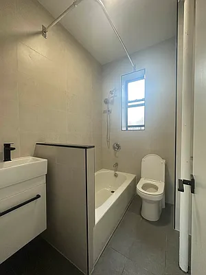 Rented by Peter R. Hungerford, LREB | media 3