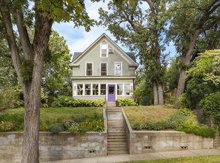 208 Melbourne Ave SE, Minneapolis, MN 55414