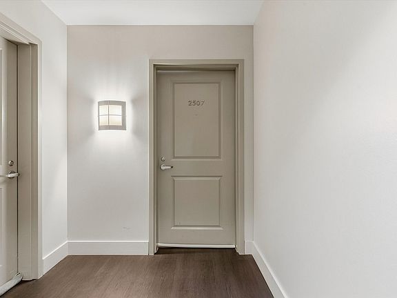 2nd image of 1200 Main St APT 2507