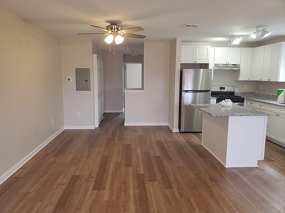 4th image of 15121 Beverly Dr Floor 2