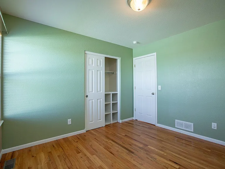 1076 Fairfield Ave — Photo 22