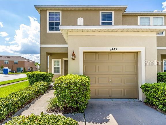 3rd image of 6749 Holly Heath Dr