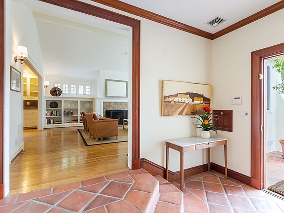 5th image of 2245 Pelham Ave