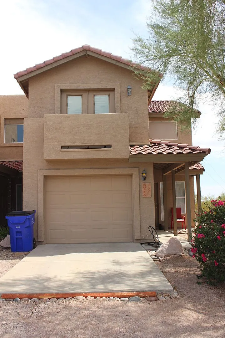 Estrella Road — Photo 1