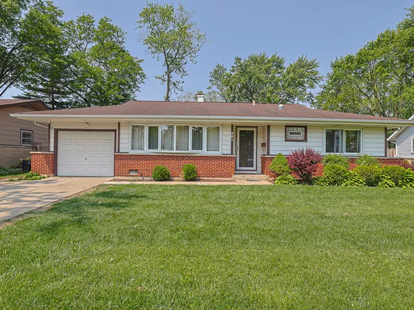 521 Edgewood Ln, Elk Grove Village, IL 60007