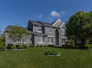 8560 Shoe Overlook Dr, Fishers, IN 46038