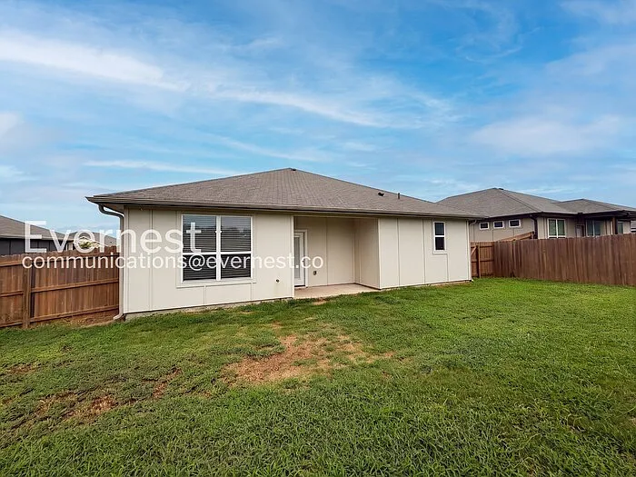 845 Freedom Cir — Photo 14