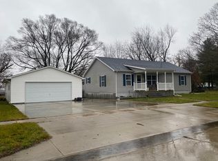 106 N Market St, Bondville, IL 61815