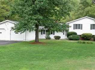 8900 Ranch Dr, Chesterland, OH 44026