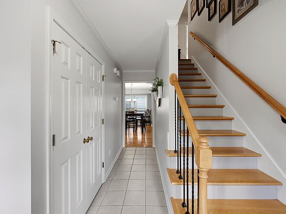5th image of 525 Woodstream Ct