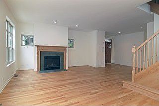 2nd image of 3914 N Kilbourn Ave