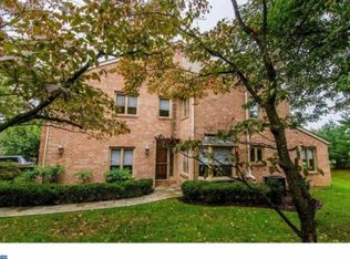 92 Amity Dr, Chesterbrook, PA 19087