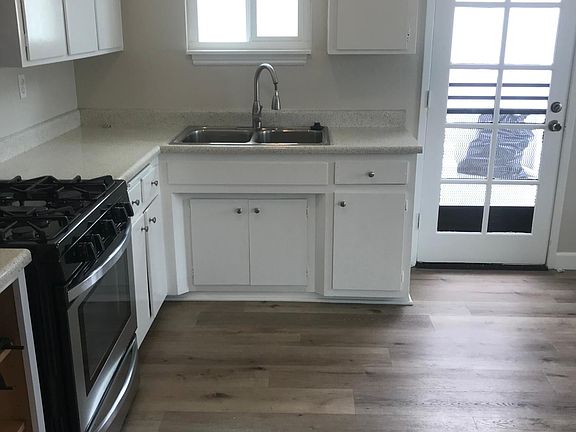 3rd image of 2390 Elden Ave APT D