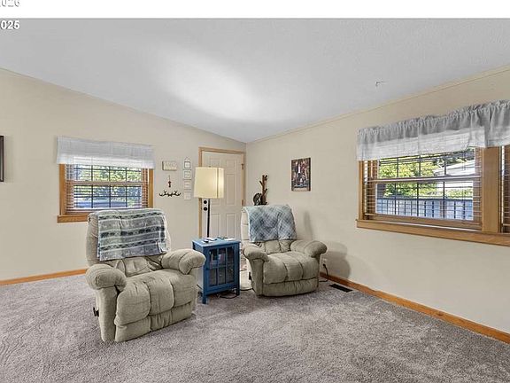 5th image of 8365 Stark St