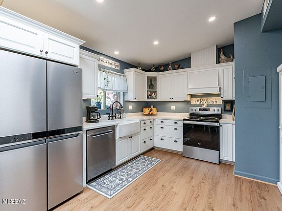 3rd image of 108 E Avenue H