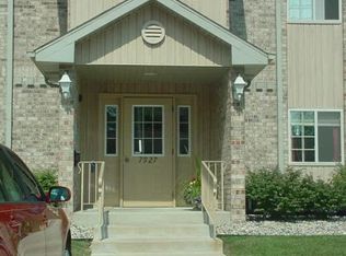 7927 E Tyler Cir #F, Merrillville, IN 46410