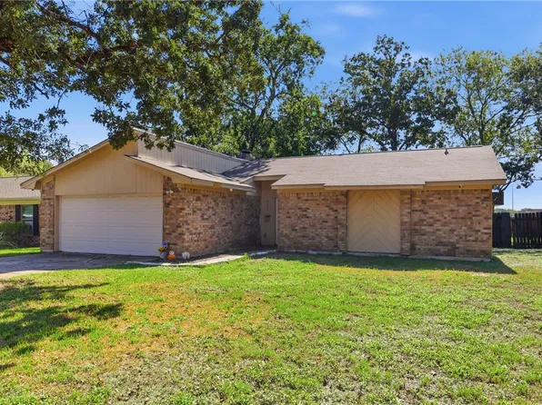 3235 Red Robin Loop, Bryan, TX 77802