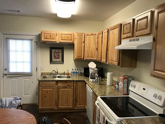 5th image of 1450 W Sunset Place East End
