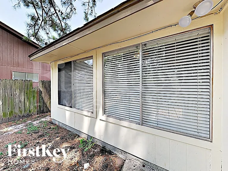 12623 Day Hollow Ln — Photo 15