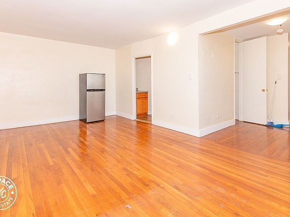 5th image of 250 Clarkson Ave #363
