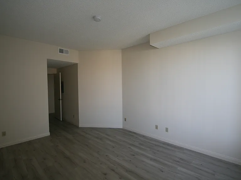 3637 Clarington Ave #202 — Photo 13