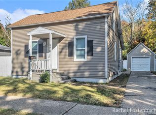 926 Oak Ave, Muskegon, MI 49442