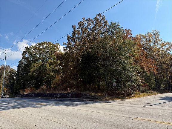 4th image of 4819 Glenwood Rd